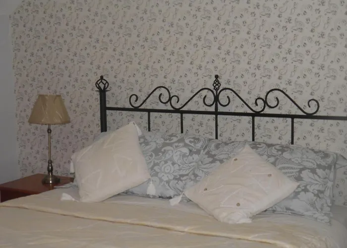 לינה וארוחת בוקר Bay View 4*