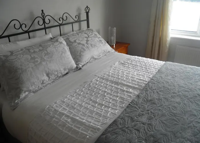 Bay View Bed & Breakfast 4*