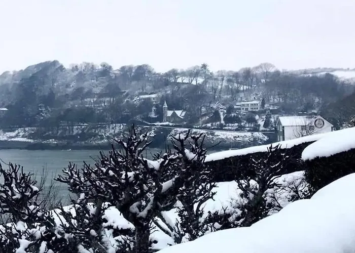 לינה וארוחת בוקר Bay View Glandore